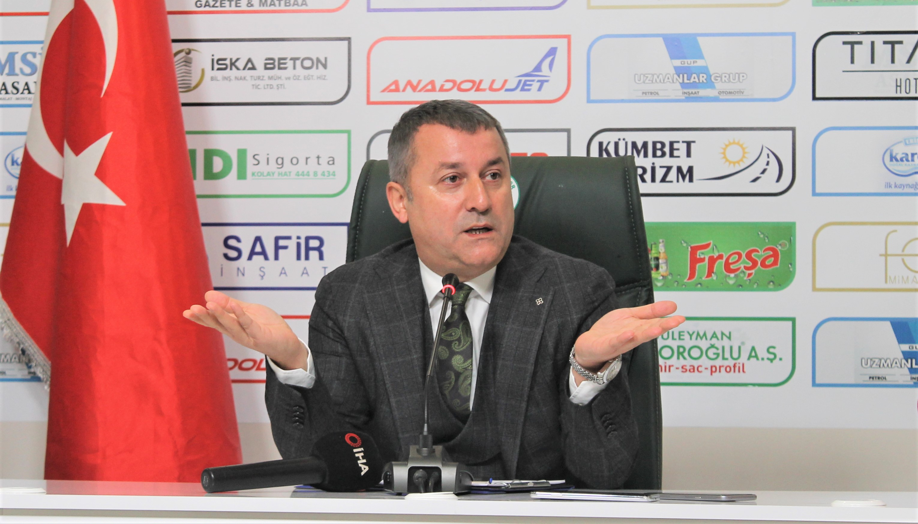 Başkanımız Hakan Karaahmet düzenlediği basın toplantısında gündeme dair açıklamalarda bulundu.