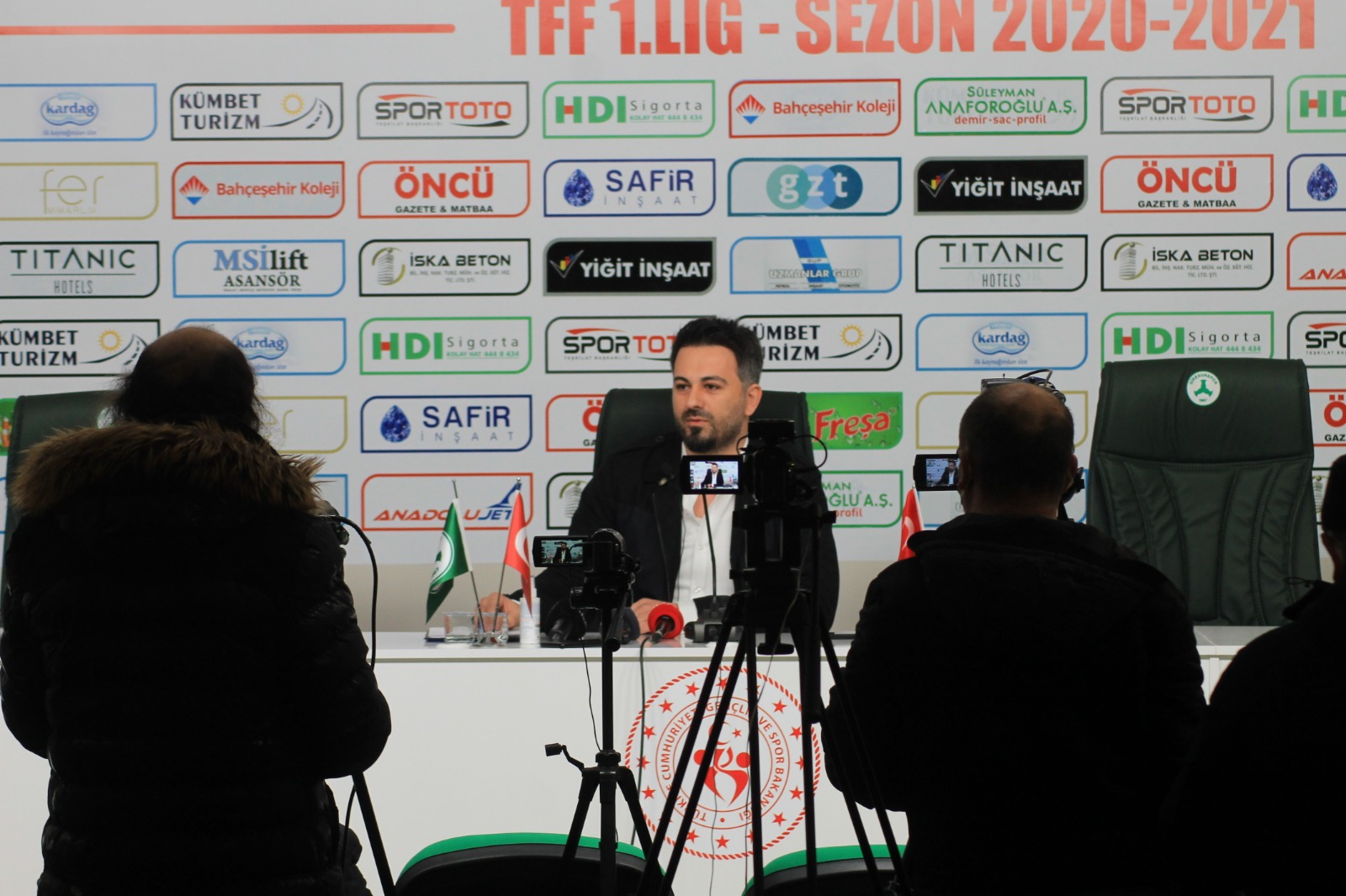 GZT Giresunspor Basın Sözcümüz Ferhat Karademir Samsunspor maçı sonrasında yaşanan olaylar ile ilgili basın mensuplarına açıklamalarda bulundu.