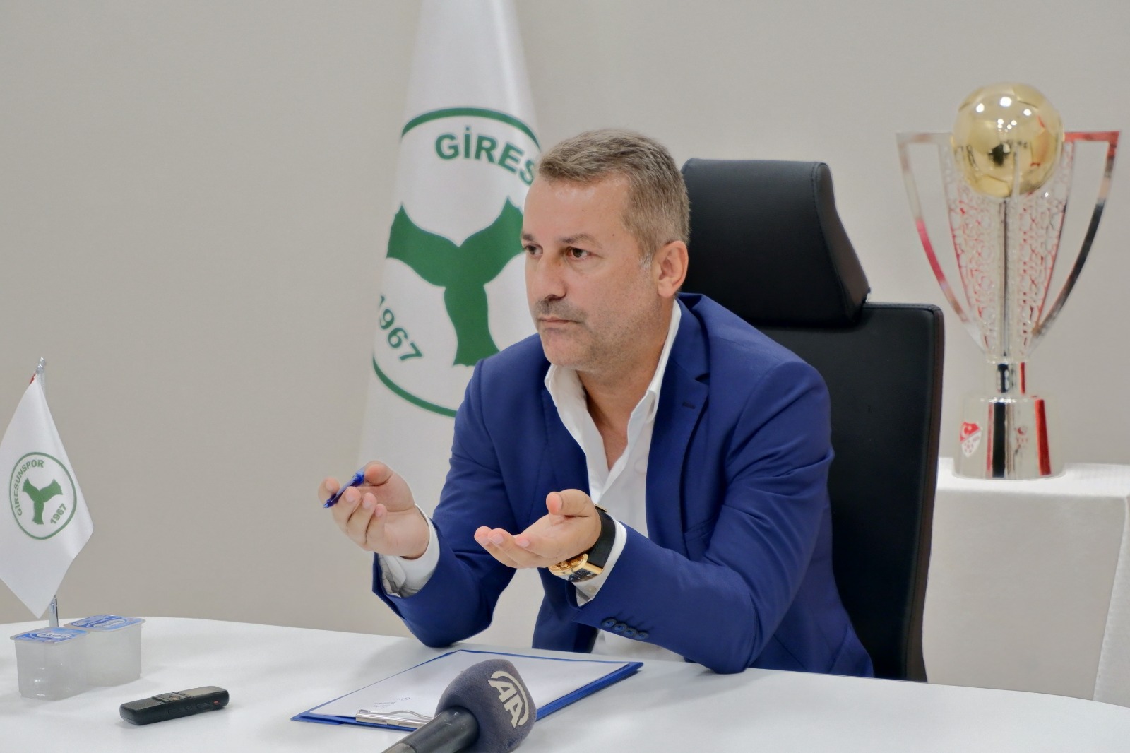 Başkanımız Hakan Karaahmet düzenlediği basın toplantısında gündeme ilişkin önemli açıklamalarda bulundu.