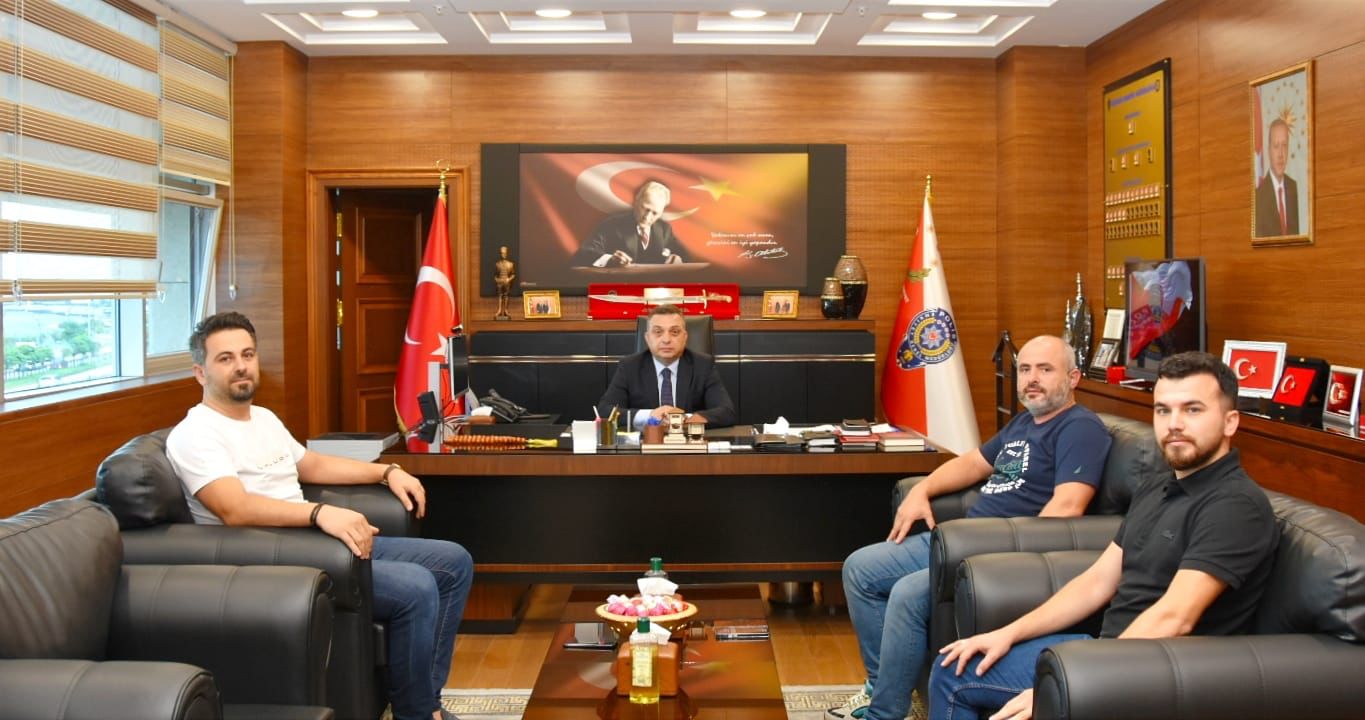 Yönetim kurulumuz Giresun İl Emniyet Müdürü Saruhan Kızılay'ı makamında ziyaret etti.