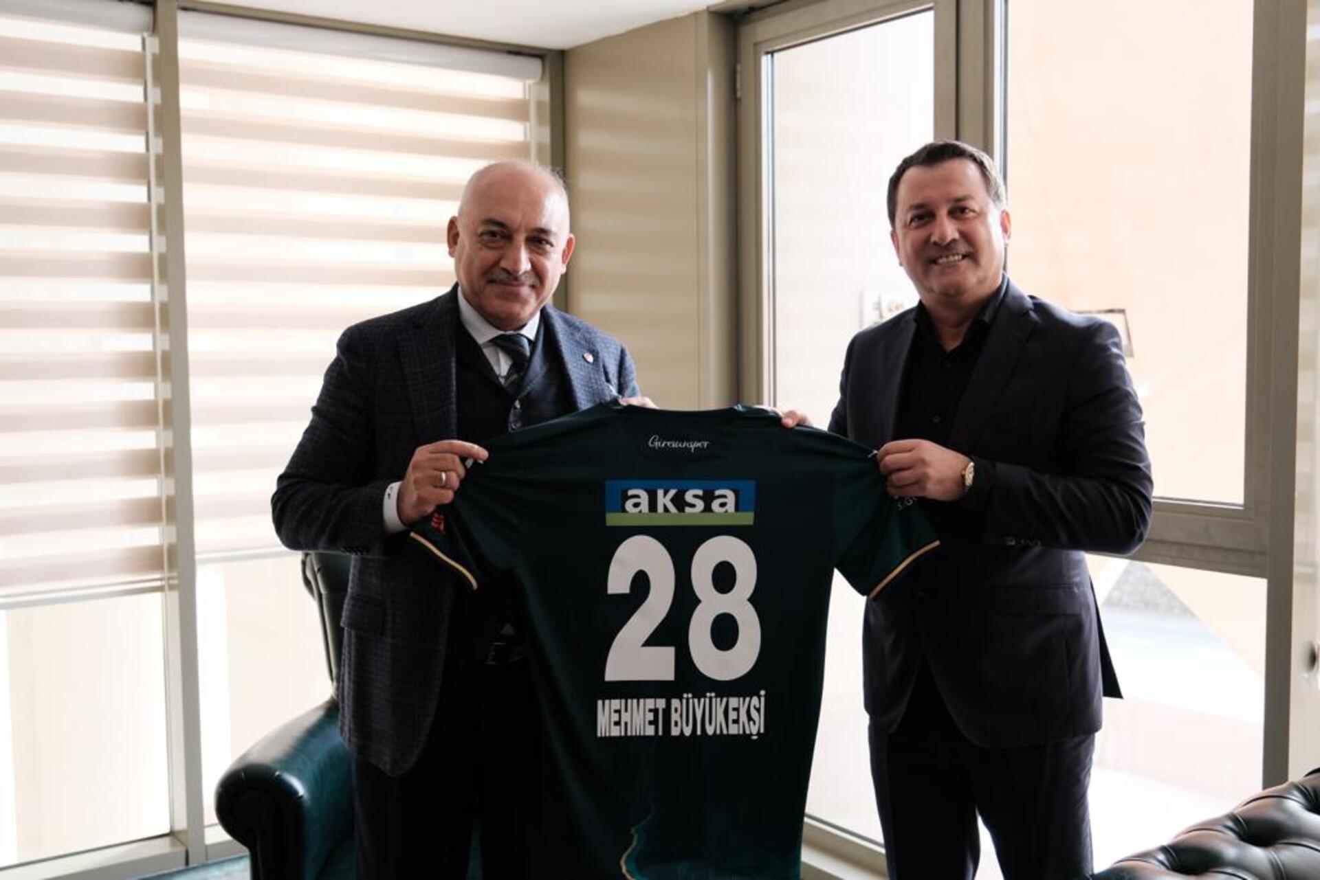 TFF Başkanı Mehmet Büyükekşi ve Yönetim Kurulu Üyeleri Giresun'u ziyaret etti.