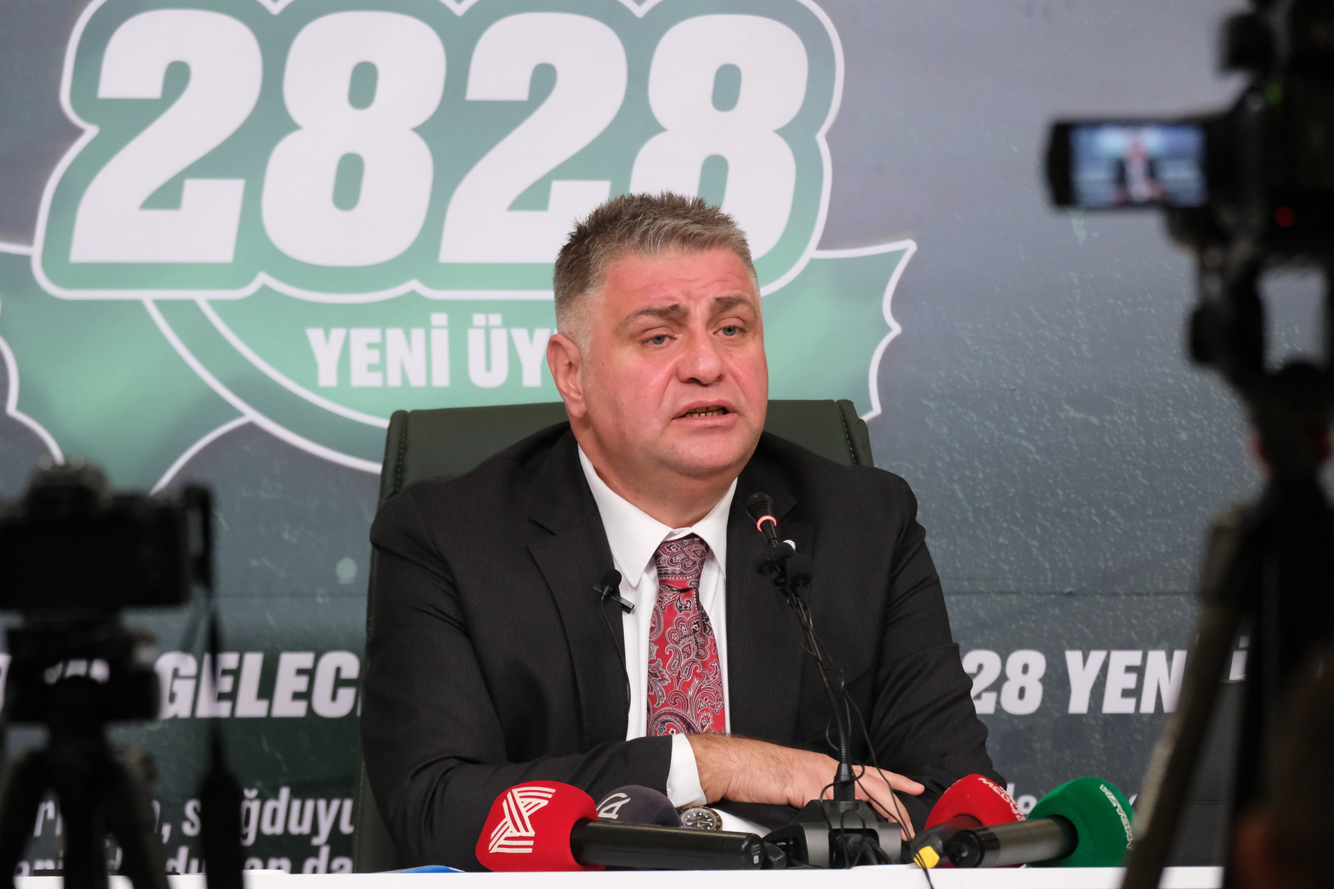 Başkanımız Nahid R. Yamak düzenlediği basın toplantısında gündeme dair açıklamalarda bulundu
