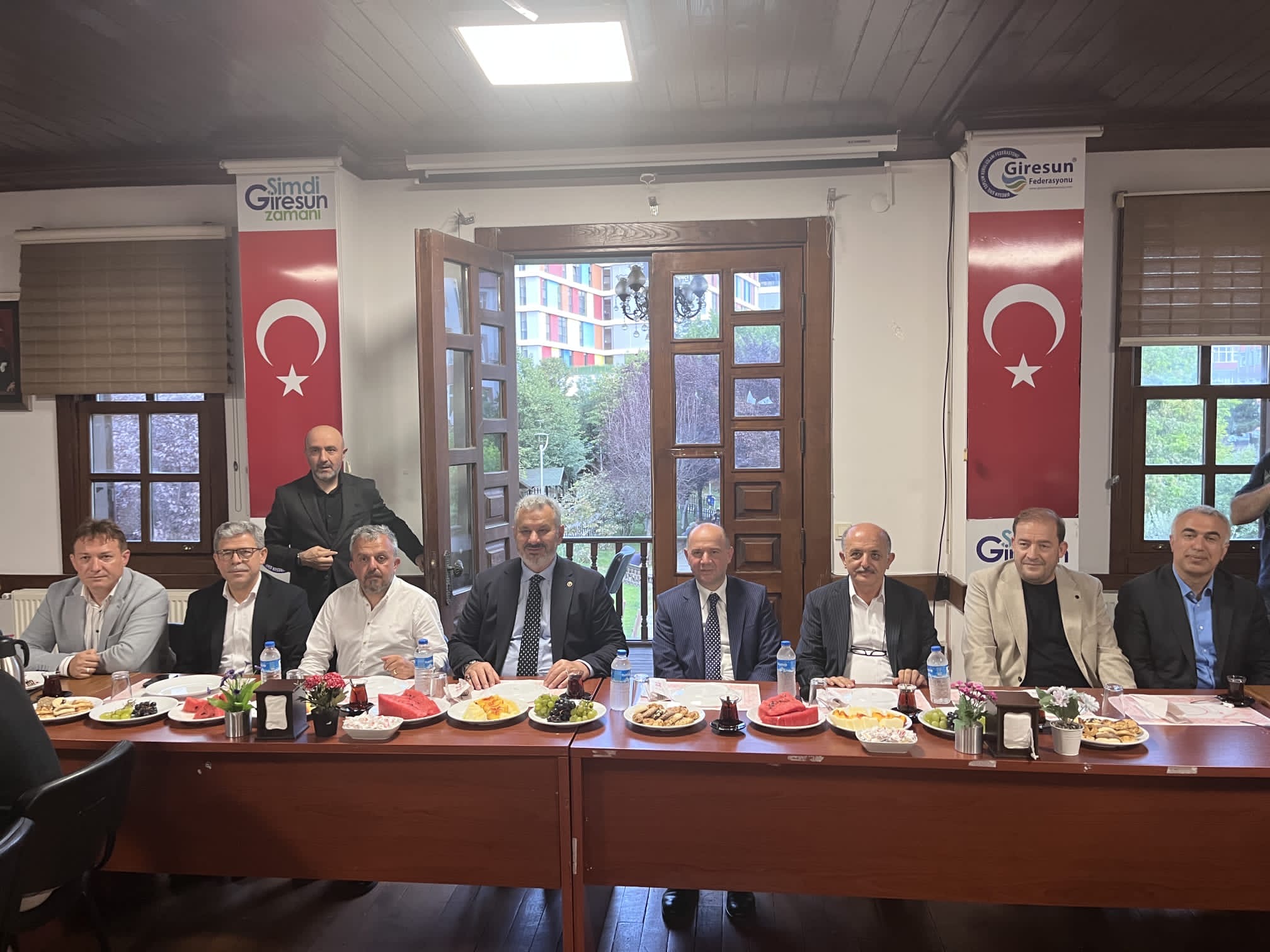 Başkanımız Emin Eltuğral, Milletvekilimiz Sayın Hasan Turan ve Giresun Valimiz Sayın Mehmet Fatih Serdengeçti Giresun Federasyonu'nun ev sahipliğinde İstanbul'da STK temsilcileri ile bir araya geldi