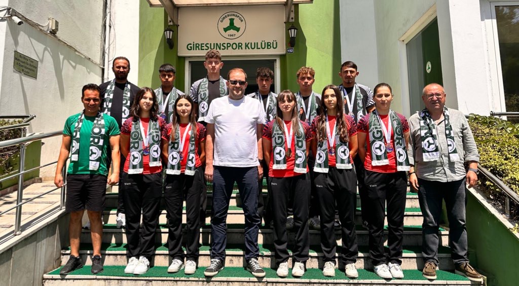 Türkiye Şampiyonu olan Espiye Es Es Spor rafting takımından kulübümüze ziyaret