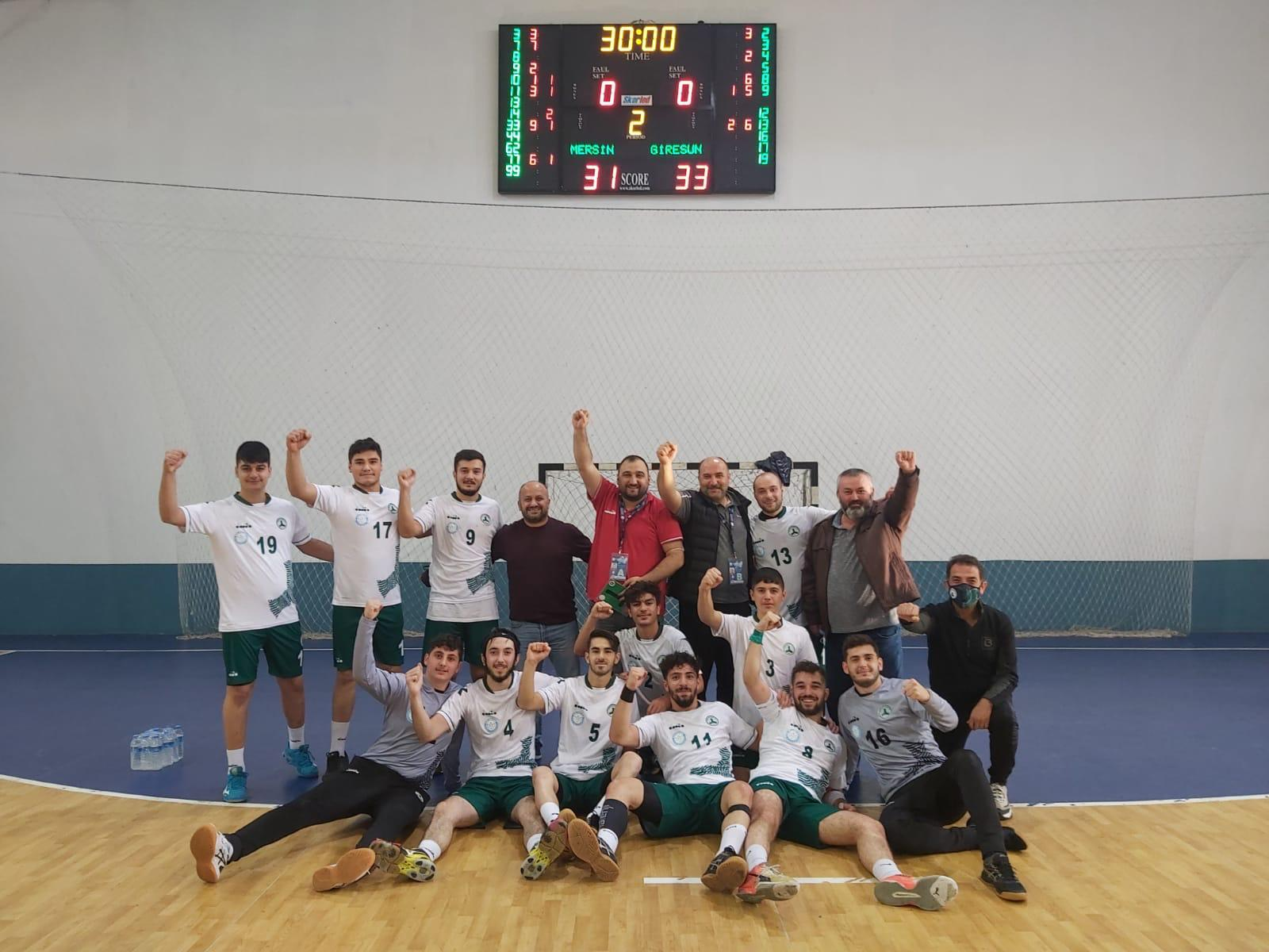 “BİR GALİBİYETTE HENTBOL TAKIMIMIZDAN”