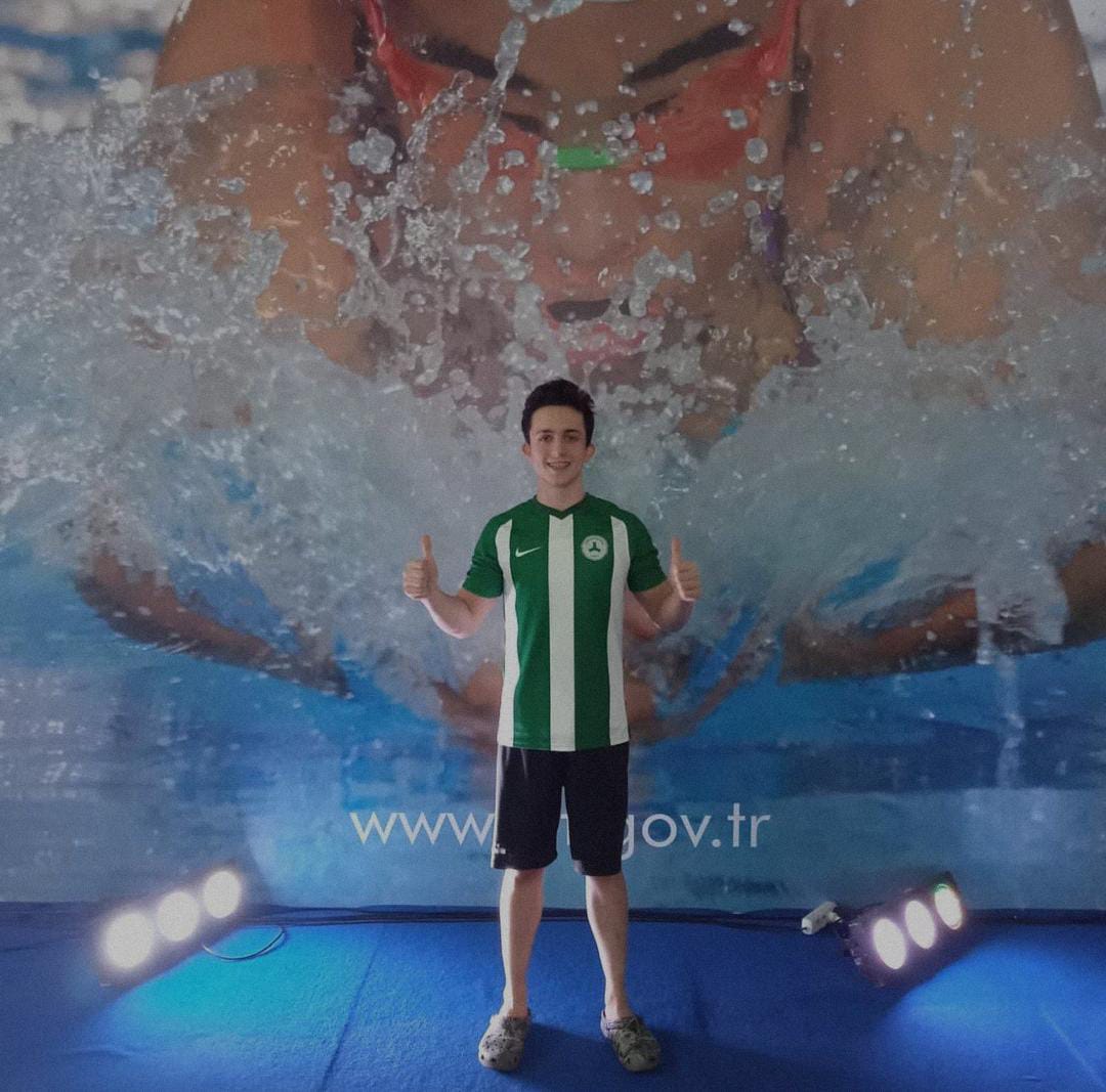 Yüzücümüz Türkiye Beşincisi