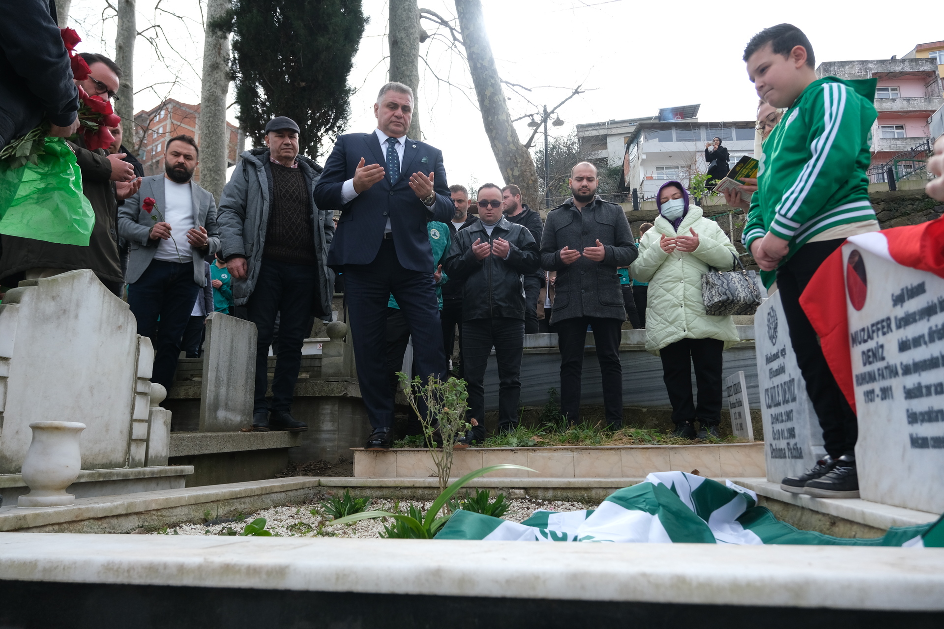 Kulübümüzün efsane başkanlarından Muzaffer Deniz kabri başında anıldı