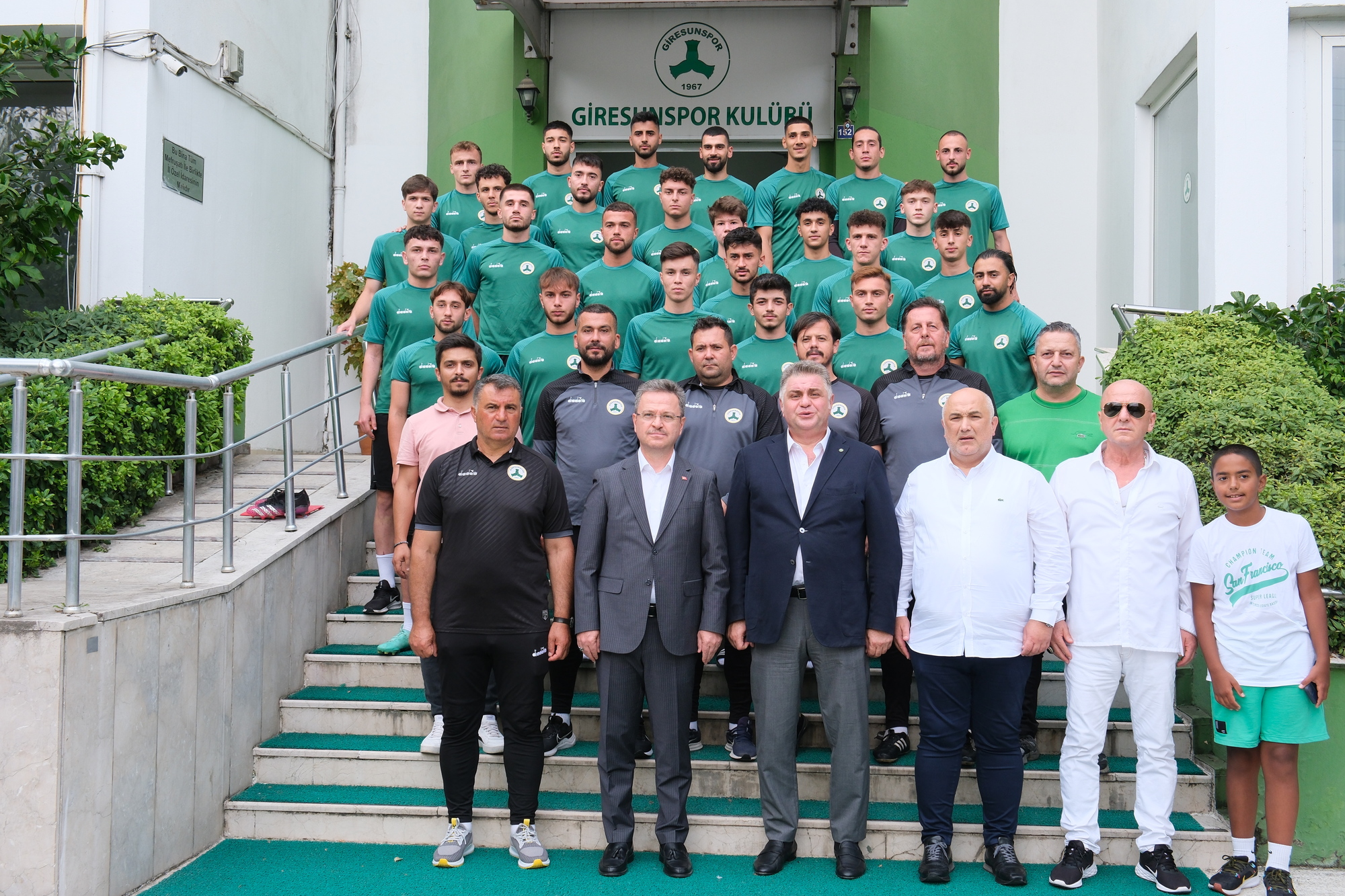 Giresun Valisi Sayın Enver Ünlü'den kulübümüze ziyaret