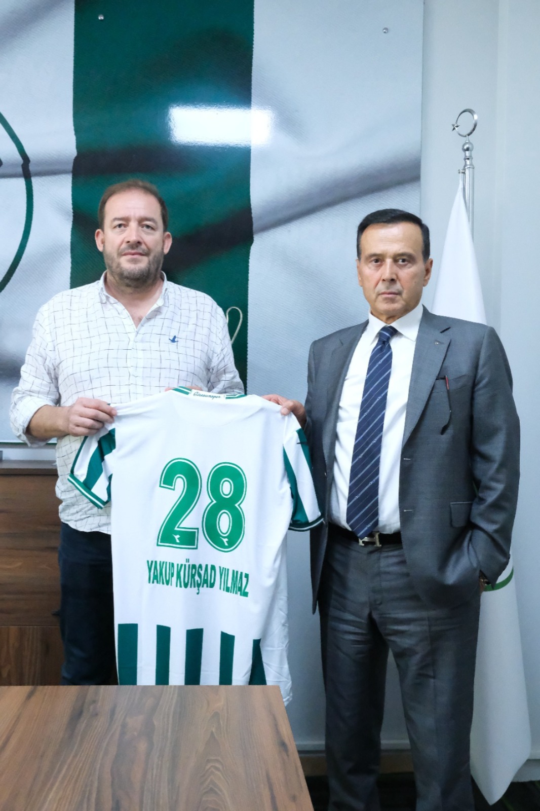 Memleket sevdalısı hemşerimiz Yakup Kürşad Yılmaz'dan kulübümüze ziyaret
