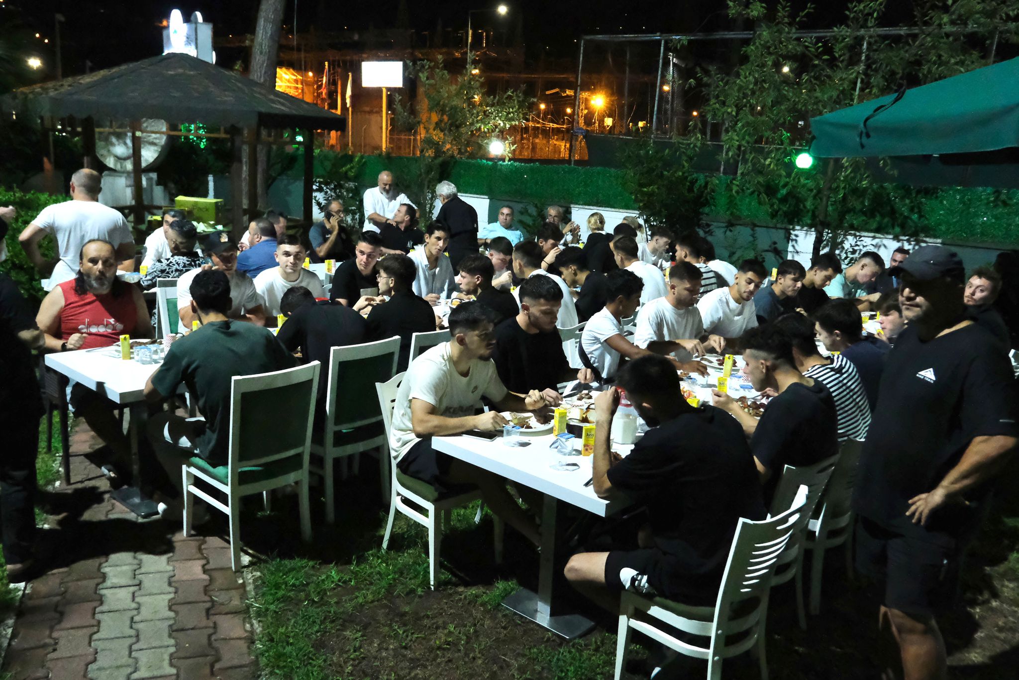 Takımımız barbekü partisinde bir araya geldi