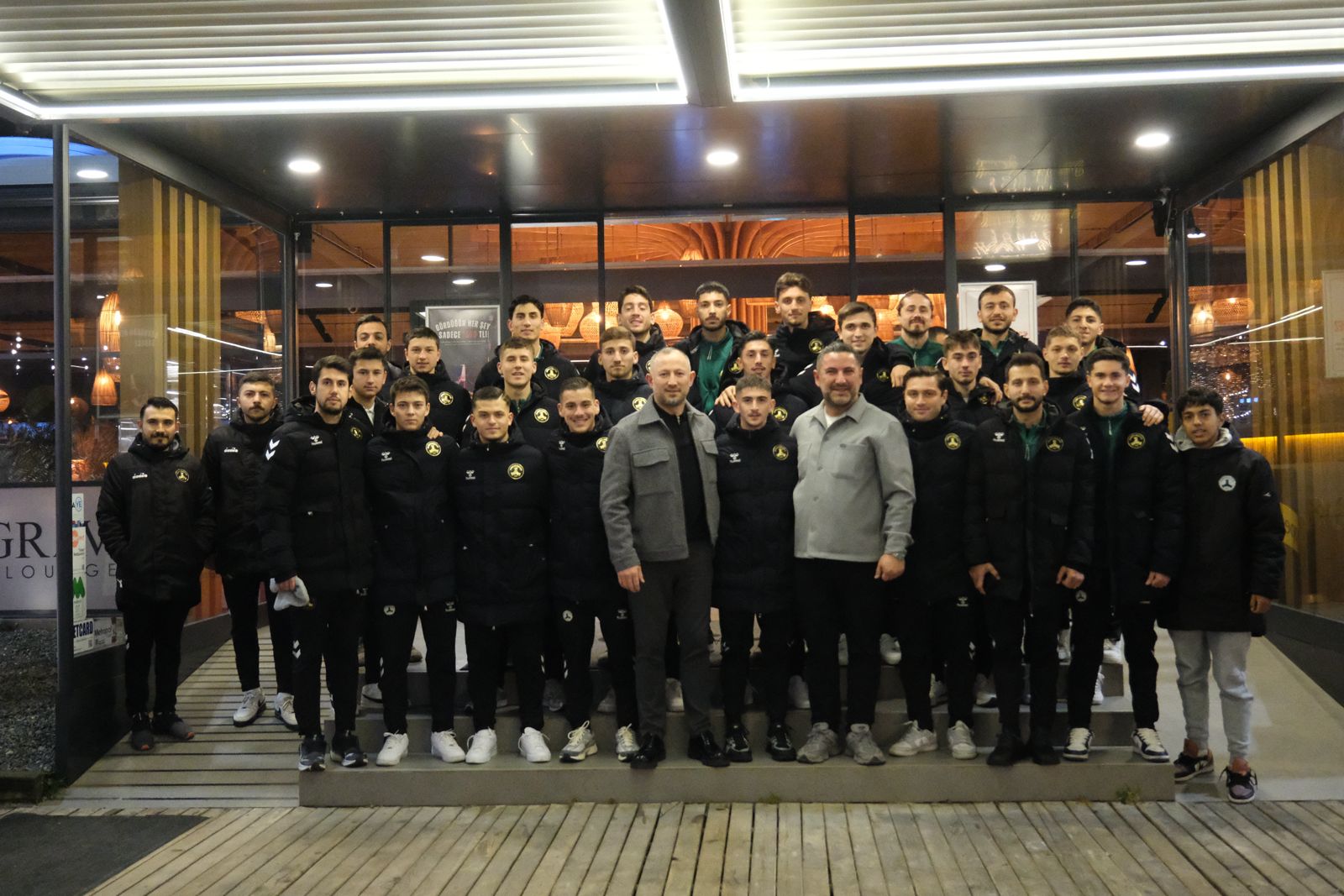 Futbol A takımımız moral ve motivasyon yemeğinde bir araya geldi